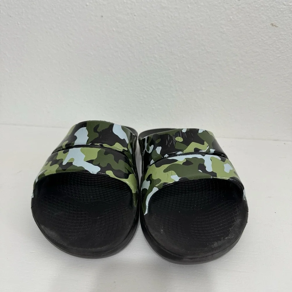 Oofos Ooaah Jungle Camo Comfort Recovery Sandals‎ Mens Size 7 Womens 8